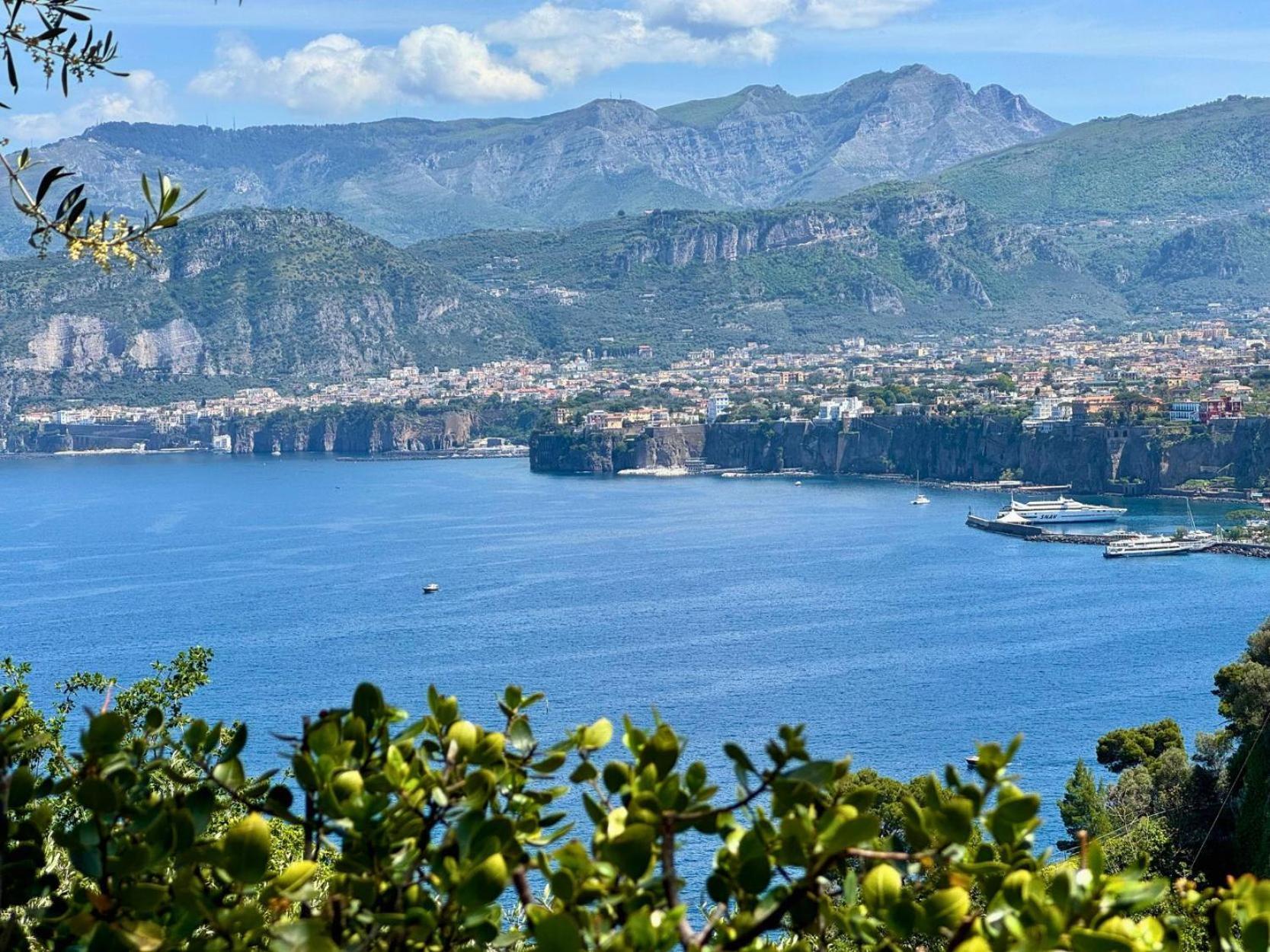 Hostel & Glamping Santa Fortunata Sorrente Extérieur photo