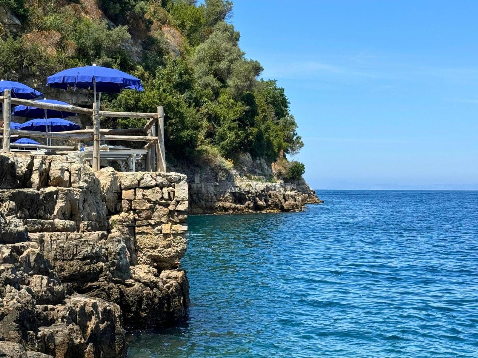 Hostel & Glamping Santa Fortunata Sorrente Extérieur photo