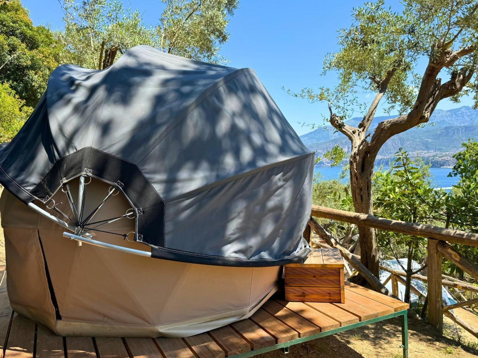 Hostel & Glamping Santa Fortunata Sorrente Extérieur photo
