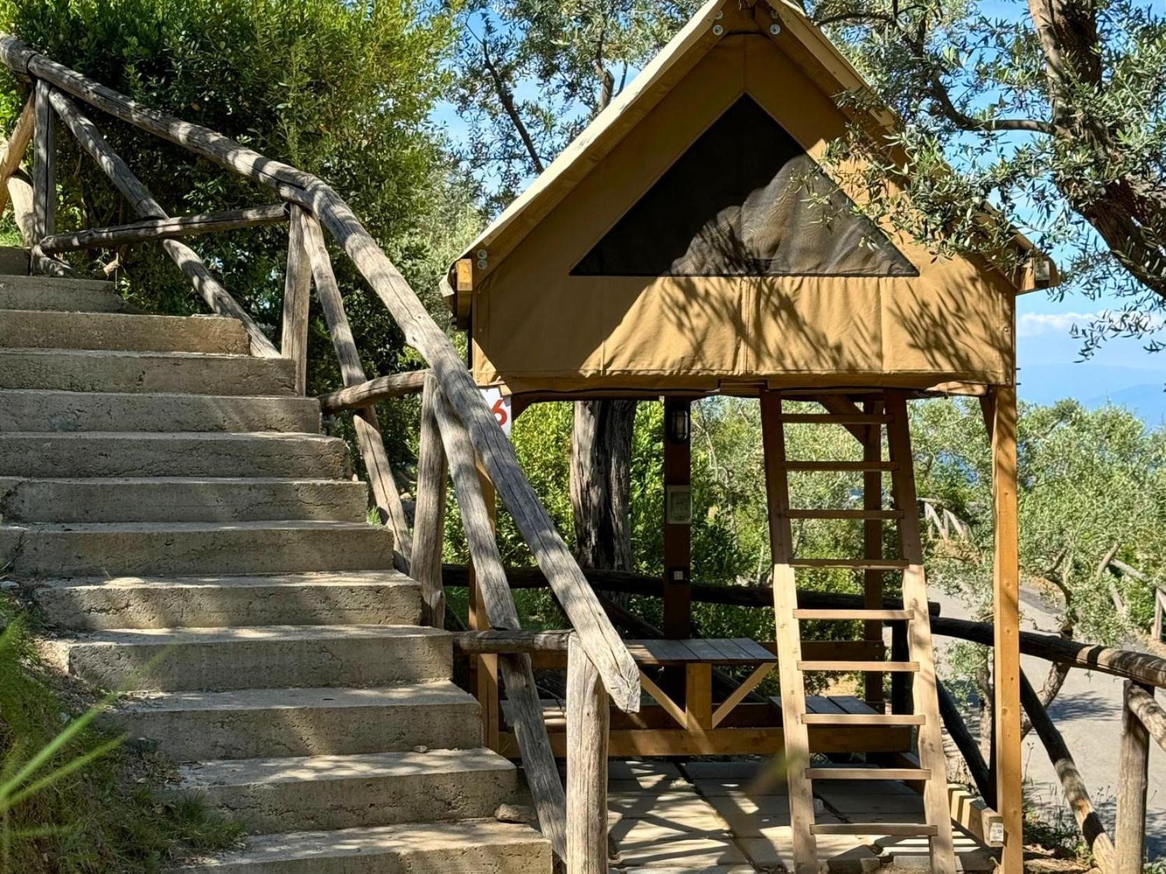 Hostel & Glamping Santa Fortunata Sorrente Extérieur photo