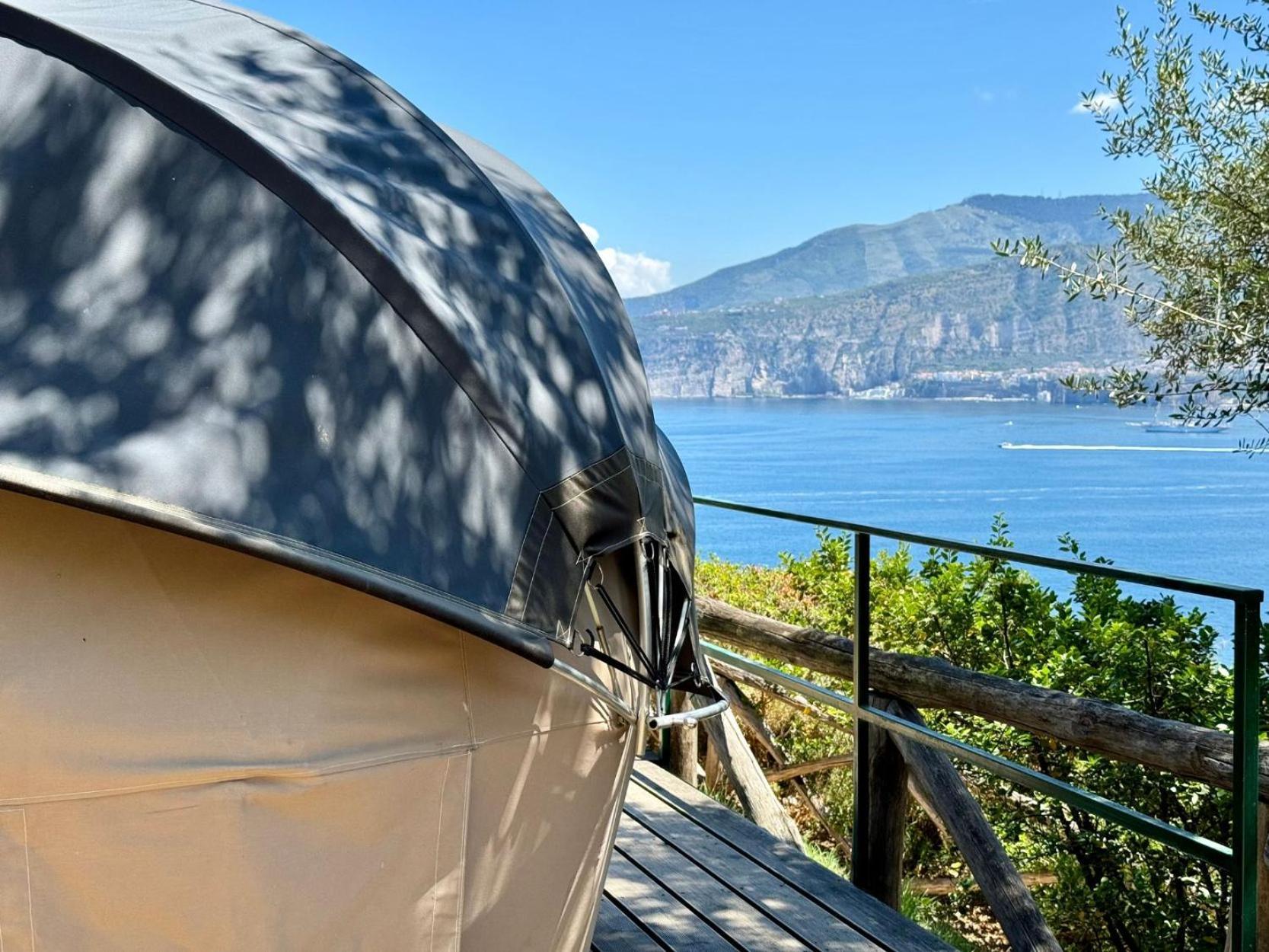 Hostel & Glamping Santa Fortunata Sorrente Extérieur photo